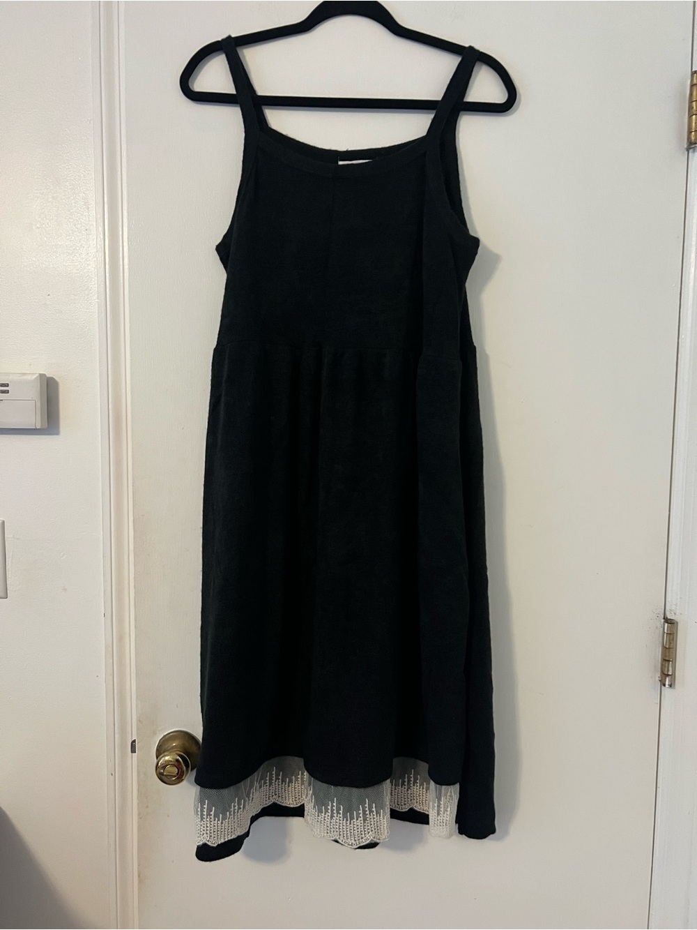 Sleeveless Black Midi Dress Contrasting White Lace Hem one size fits all (AA118)